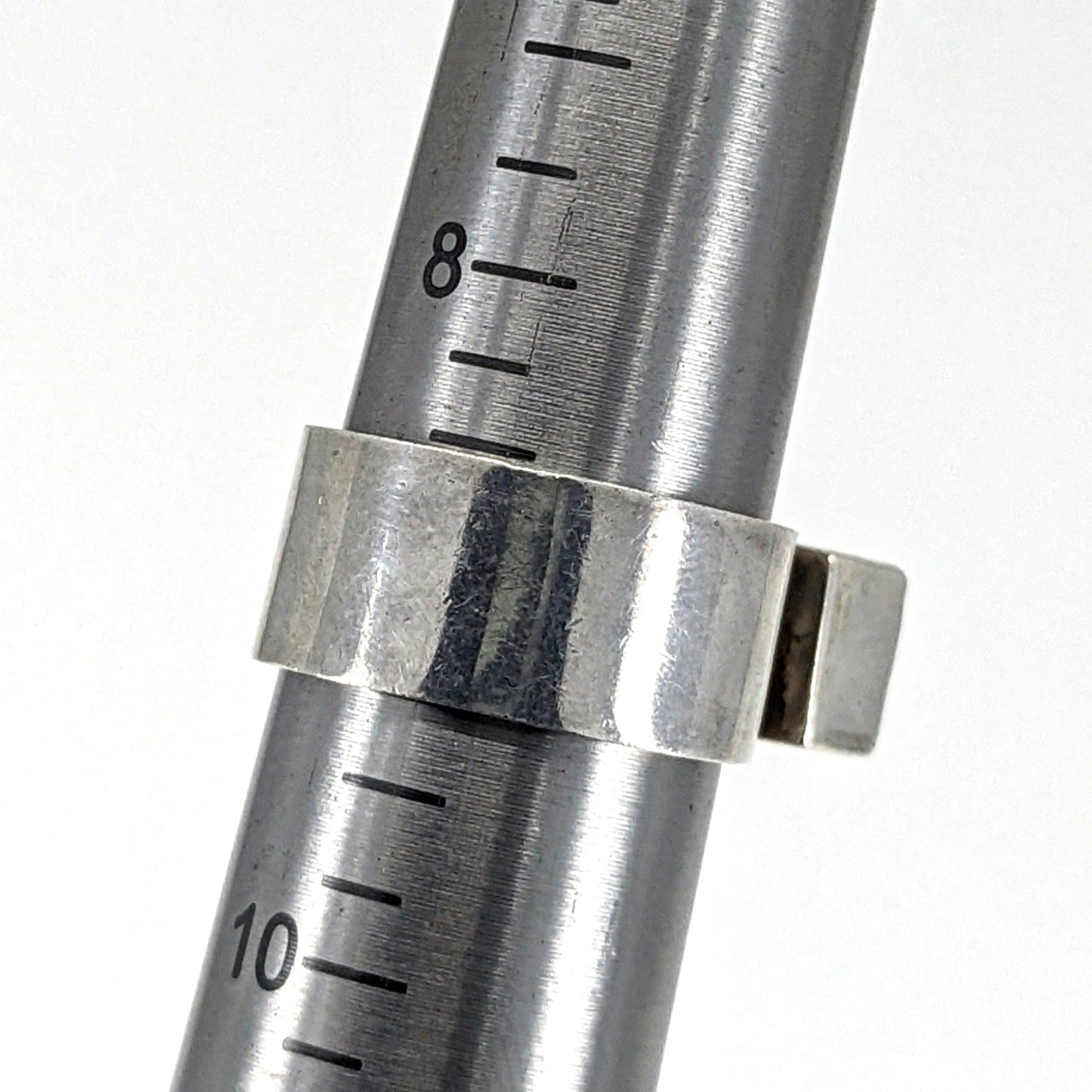 Byron Ushina - Purple Spiny Oyster Modernist Silver Ring, Size 8.5